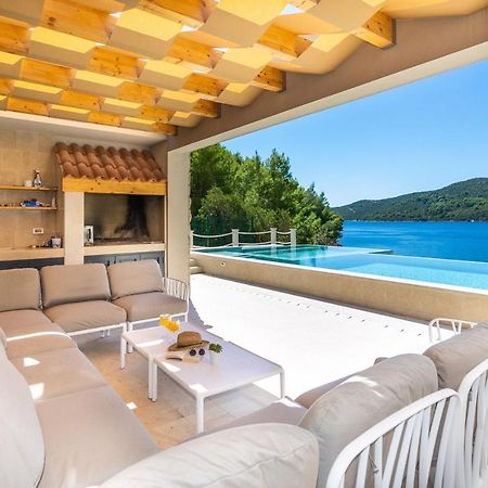 Beachfront Villa Brulupes In Secluded Bay Konstari Dış mekan fotoğraf