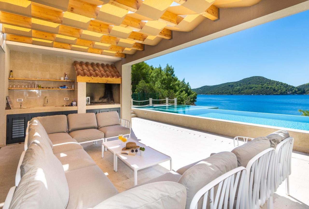 Beachfront Villa Brulupes In Secluded Bay Konstari Dış mekan fotoğraf